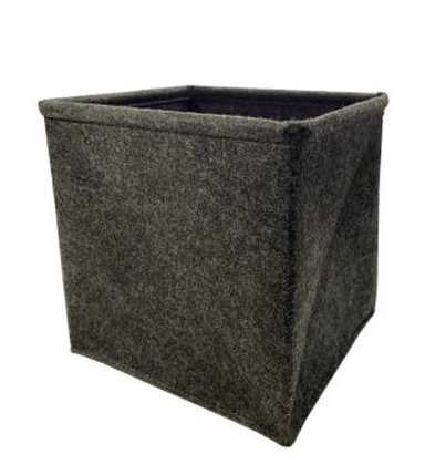 Saci pătrați din ghiveci de grădinărit